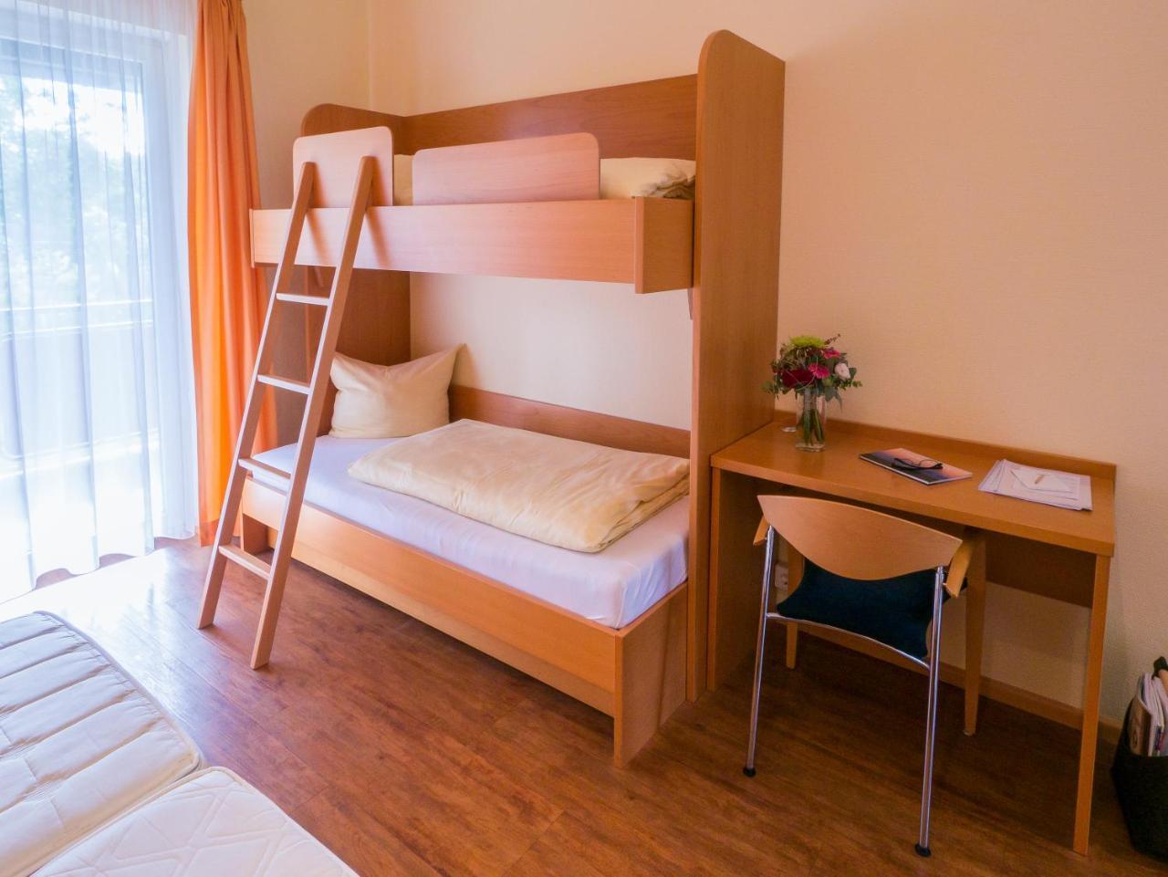 Hotel Loewen Garni - B&B Руст Екстериор снимка