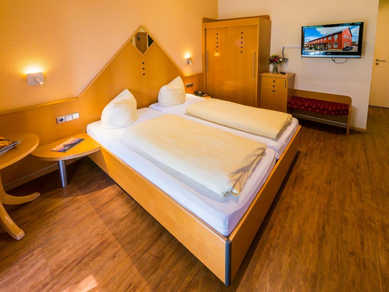 Hotel Loewen Garni - B&B Руст Екстериор снимка