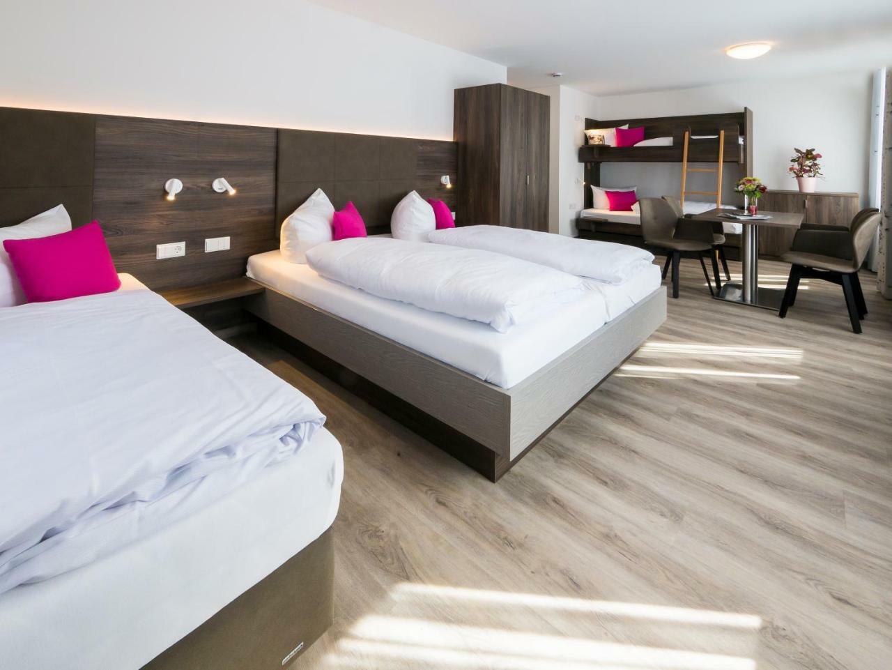 Hotel Loewen Garni - B&B Руст Екстериор снимка